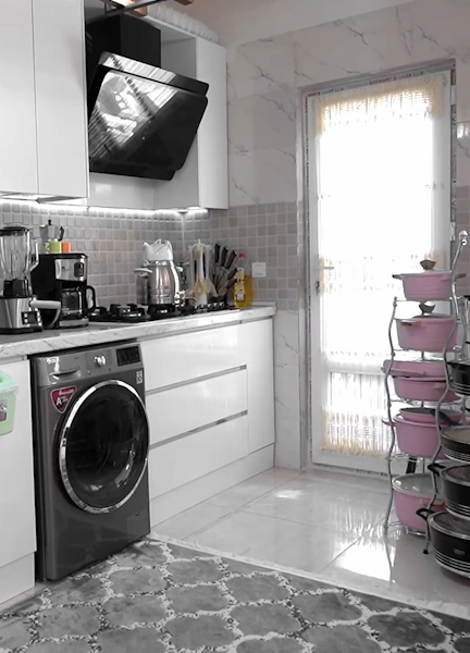 فضای داخلی ۴.00_02_35_48.Still027